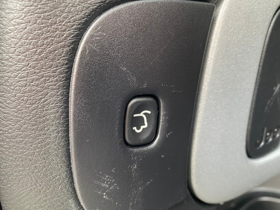 2016 Jeep Cherokee 4WD 4dr Trailhawk, available for sale in West Springfield, Massachusetts | Union Street Auto Sales. West Springfield, Massachusetts 2016 Jeep Cherokee 4WD 4dr Trailhawk, available for sale in West Springfield, Massachusetts | Union Street Auto Sales. West Springfield, Massachusetts