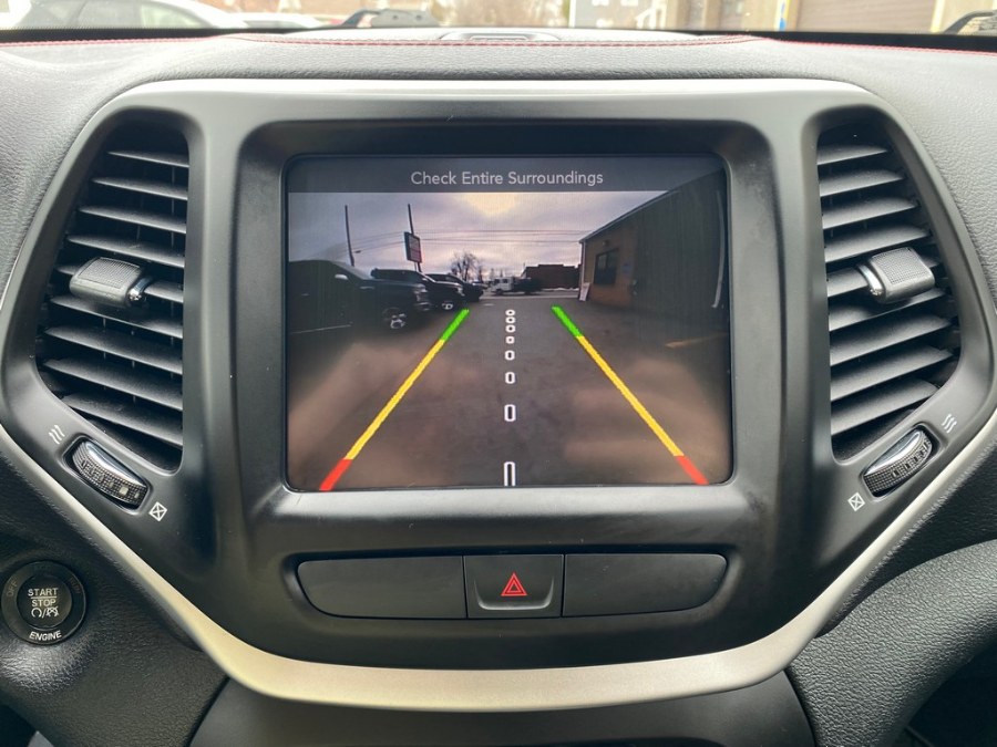 2016 Jeep Cherokee 4WD 4dr Trailhawk, available for sale in West Springfield, Massachusetts | Union Street Auto Sales. West Springfield, Massachusetts 2016 Jeep Cherokee 4WD 4dr Trailhawk, available for sale in West Springfield, Massachusetts | Union Street Auto Sales. West Springfield, Massachusetts
