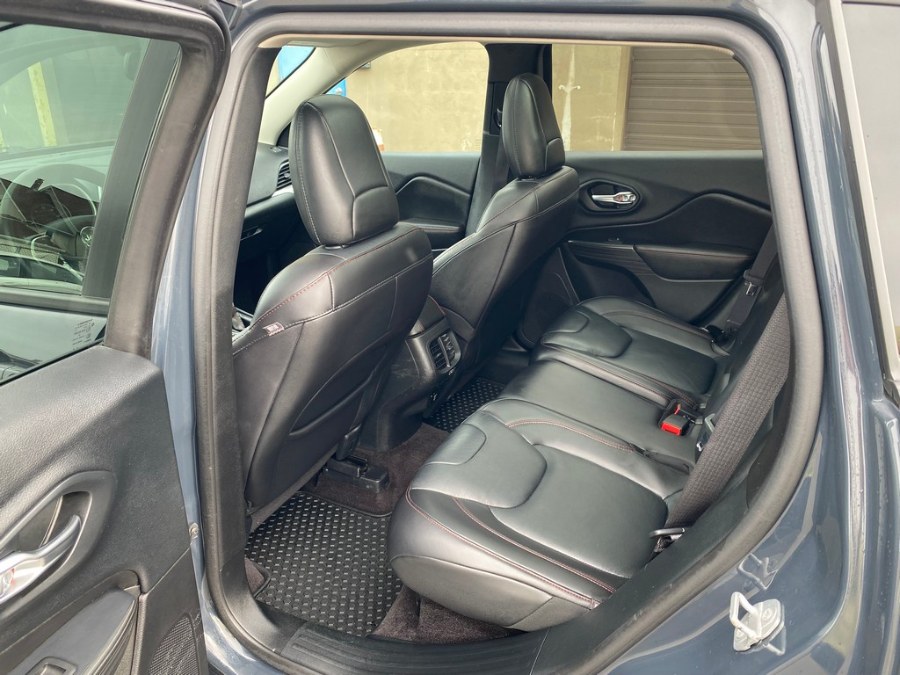 2016 Jeep Cherokee 4WD 4dr Trailhawk, available for sale in West Springfield, Massachusetts | Union Street Auto Sales. West Springfield, Massachusetts 2016 Jeep Cherokee 4WD 4dr Trailhawk, available for sale in West Springfield, Massachusetts | Union Street Auto Sales. West Springfield, Massachusetts