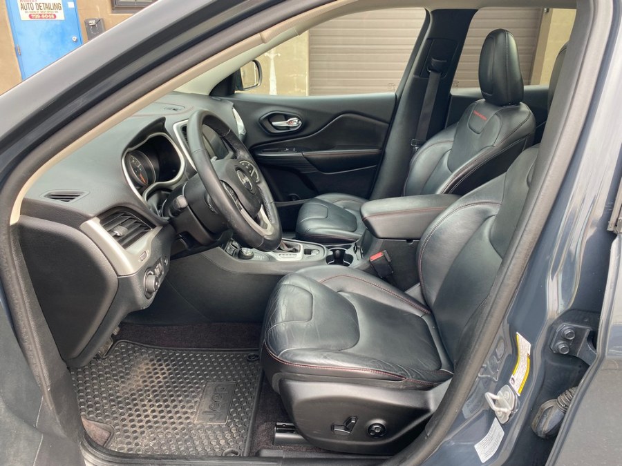 2016 Jeep Cherokee 4WD 4dr Trailhawk, available for sale in West Springfield, Massachusetts | Union Street Auto Sales. West Springfield, Massachusetts 2016 Jeep Cherokee 4WD 4dr Trailhawk, available for sale in West Springfield, Massachusetts | Union Street Auto Sales. West Springfield, Massachusetts