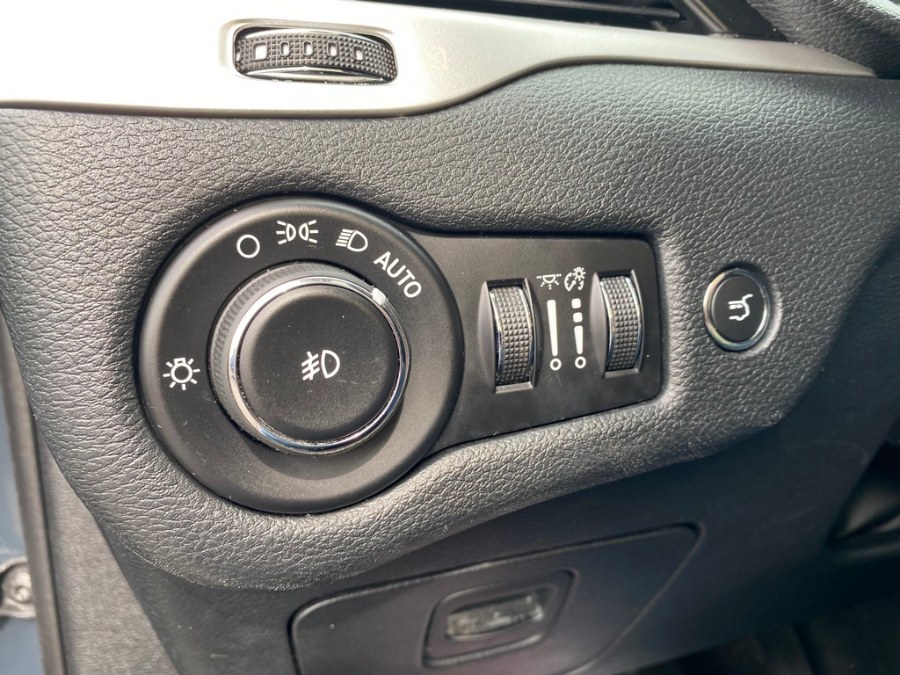 2016 Jeep Cherokee 4WD 4dr Trailhawk, available for sale in West Springfield, Massachusetts | Union Street Auto Sales. West Springfield, Massachusetts 2016 Jeep Cherokee 4WD 4dr Trailhawk, available for sale in West Springfield, Massachusetts | Union Street Auto Sales. West Springfield, Massachusetts