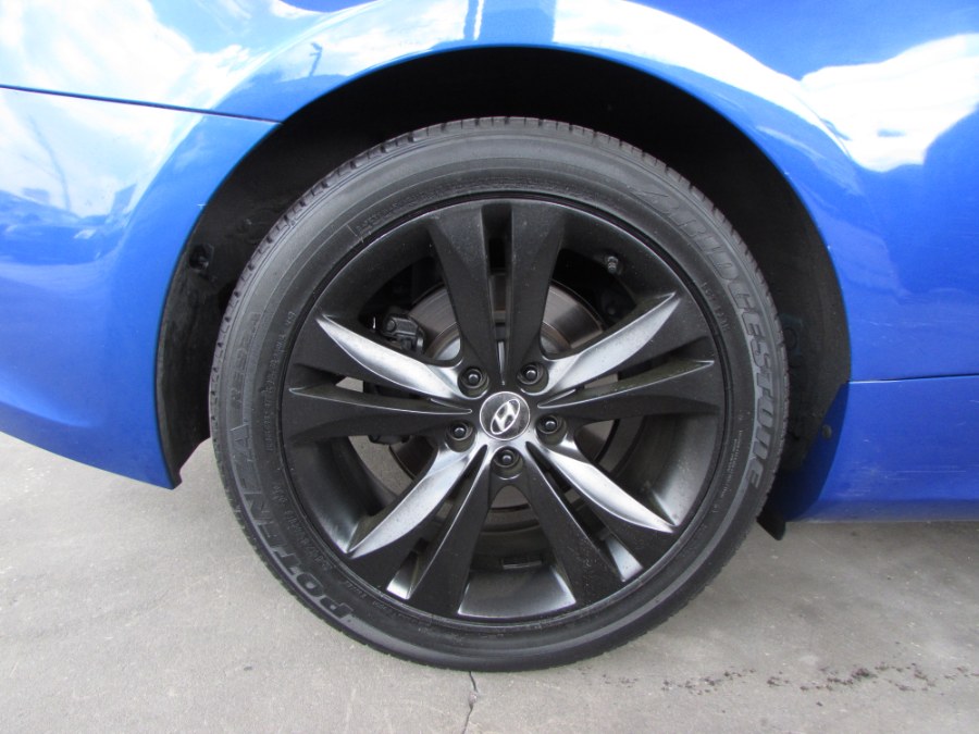 2010 Hyundai Genesis Coupe 2dr 2.0T Auto, available for sale in Orlando, Florida | VIP Auto Enterprise, Inc. Orlando, Florida 2010 Hyundai Genesis Coupe 2dr 2.0T Auto, available for sale in Orlando, Florida | VIP Auto Enterprise, Inc. Orlando, Florida