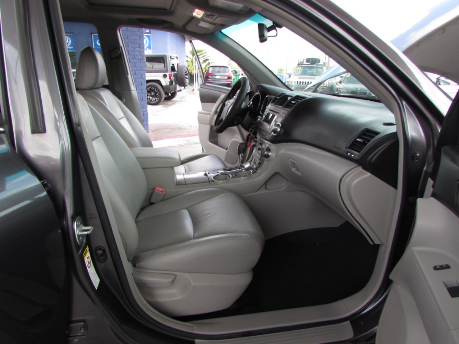 2012 Toyota Highlander FWD 4dr I4 SE (Natl), available for sale in Orlando, Florida | VIP Auto Enterprise, Inc. Orlando, Florida 2012 Toyota Highlander FWD 4dr I4 SE (Natl), available for sale in Orlando, Florida | VIP Auto Enterprise, Inc. Orlando, Florida