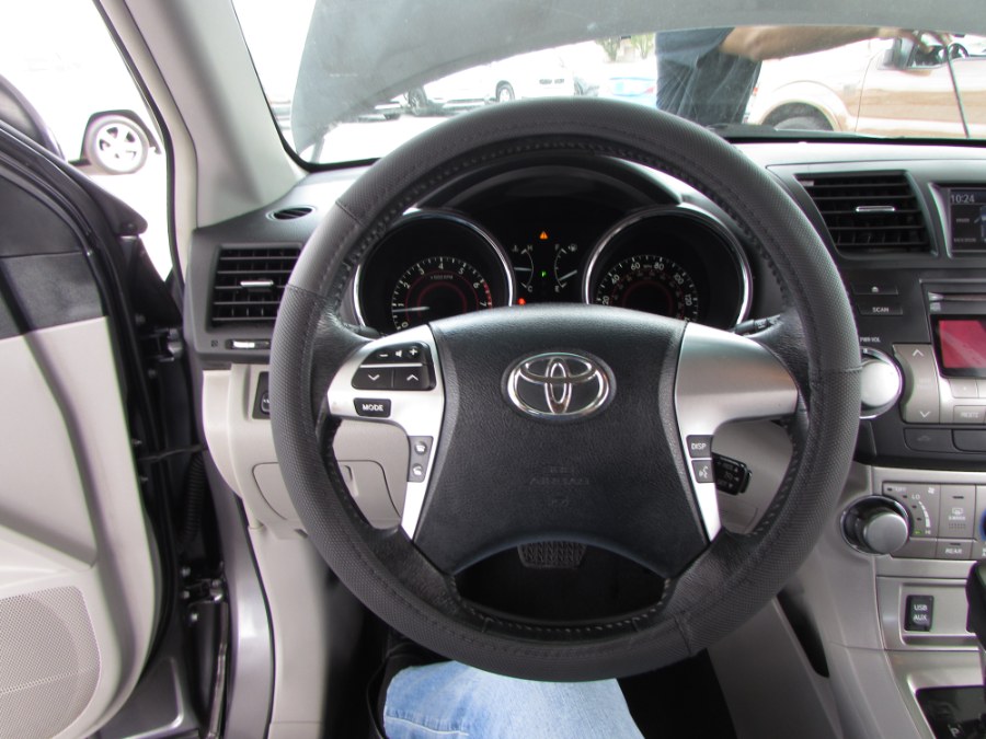 2012 Toyota Highlander FWD 4dr I4 SE (Natl), available for sale in Orlando, Florida | VIP Auto Enterprise, Inc. Orlando, Florida 2012 Toyota Highlander FWD 4dr I4 SE (Natl), available for sale in Orlando, Florida | VIP Auto Enterprise, Inc. Orlando, Florida