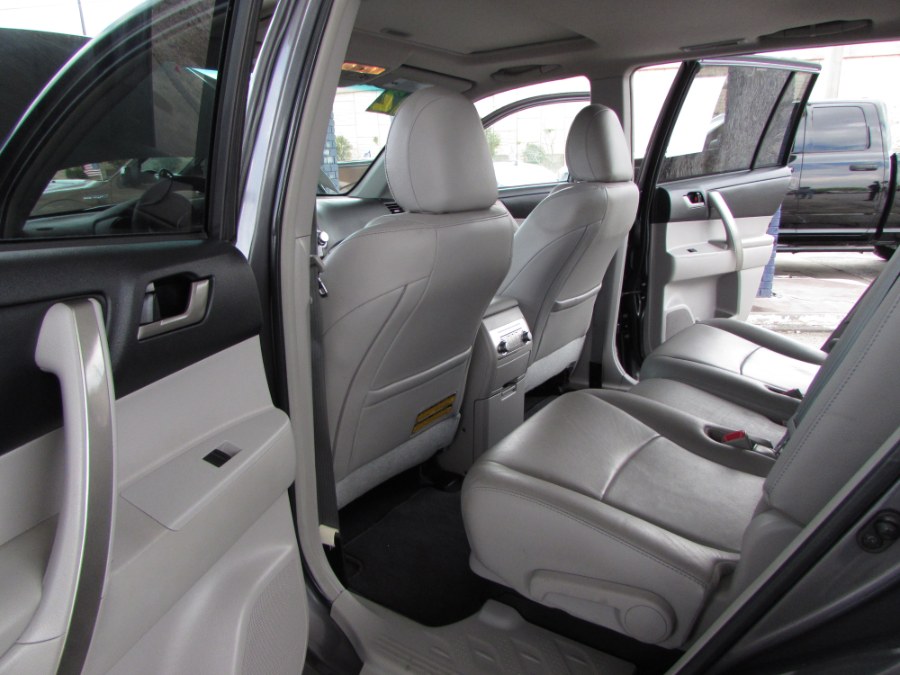 2012 Toyota Highlander FWD 4dr I4 SE (Natl), available for sale in Orlando, Florida | VIP Auto Enterprise, Inc. Orlando, Florida 2012 Toyota Highlander FWD 4dr I4 SE (Natl), available for sale in Orlando, Florida | VIP Auto Enterprise, Inc. Orlando, Florida