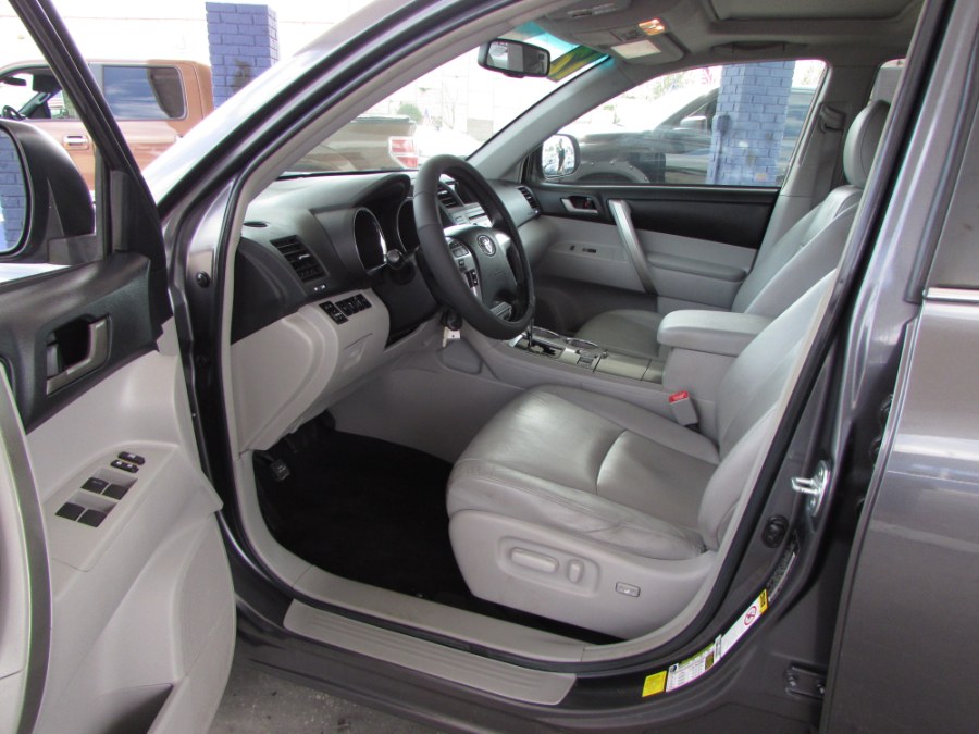 2012 Toyota Highlander FWD 4dr I4 SE (Natl), available for sale in Orlando, Florida | VIP Auto Enterprise, Inc. Orlando, Florida 2012 Toyota Highlander FWD 4dr I4 SE (Natl), available for sale in Orlando, Florida | VIP Auto Enterprise, Inc. Orlando, Florida