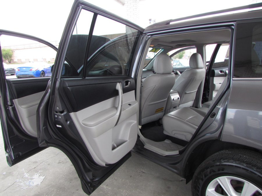 2012 Toyota Highlander FWD 4dr I4 SE (Natl), available for sale in Orlando, Florida | VIP Auto Enterprise, Inc. Orlando, Florida 2012 Toyota Highlander FWD 4dr I4 SE (Natl), available for sale in Orlando, Florida | VIP Auto Enterprise, Inc. Orlando, Florida
