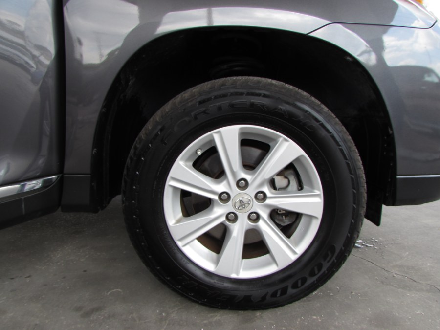 2012 Toyota Highlander FWD 4dr I4 SE (Natl), available for sale in Orlando, Florida | VIP Auto Enterprise, Inc. Orlando, Florida 2012 Toyota Highlander FWD 4dr I4 SE (Natl), available for sale in Orlando, Florida | VIP Auto Enterprise, Inc. Orlando, Florida