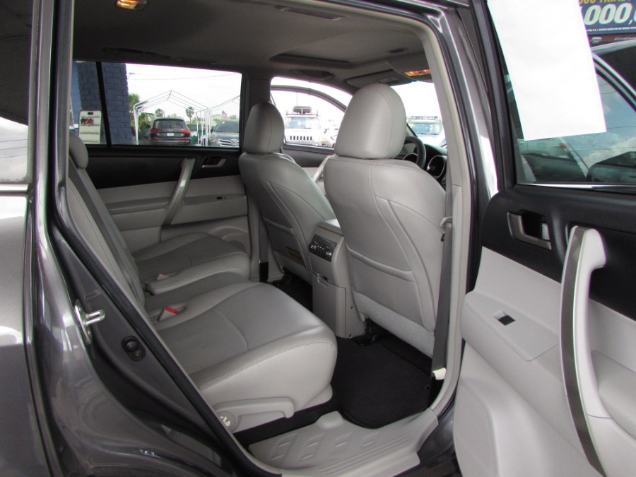 2012 Toyota Highlander FWD 4dr I4 SE (Natl), available for sale in Orlando, Florida | VIP Auto Enterprise, Inc. Orlando, Florida 2012 Toyota Highlander FWD 4dr I4 SE (Natl), available for sale in Orlando, Florida | VIP Auto Enterprise, Inc. Orlando, Florida