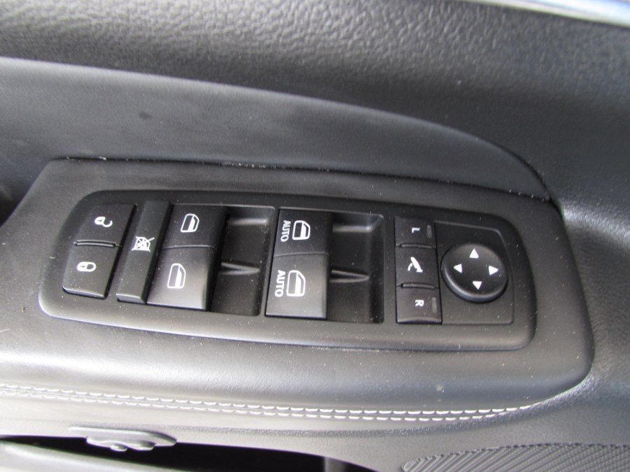 2015 Jeep Grand Cherokee 4WD 4dr Overland, available for sale in Orlando, Florida | VIP Auto Enterprise, Inc. Orlando, Florida 2015 Jeep Grand Cherokee 4WD 4dr Overland, available for sale in Orlando, Florida | VIP Auto Enterprise, Inc. Orlando, Florida