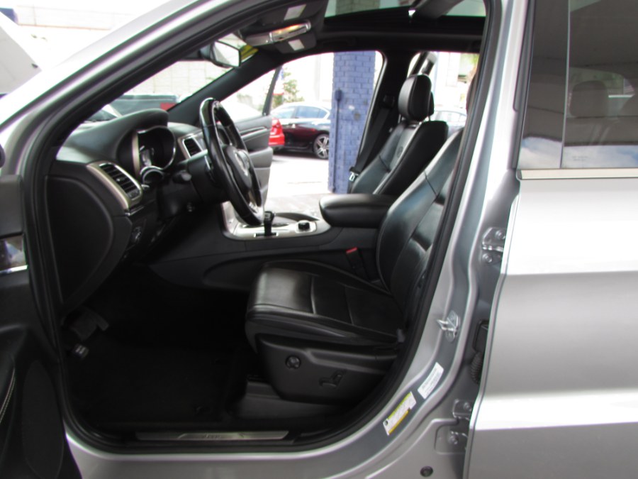 2015 Jeep Grand Cherokee 4WD 4dr Overland, available for sale in Orlando, Florida | VIP Auto Enterprise, Inc. Orlando, Florida 2015 Jeep Grand Cherokee 4WD 4dr Overland, available for sale in Orlando, Florida | VIP Auto Enterprise, Inc. Orlando, Florida