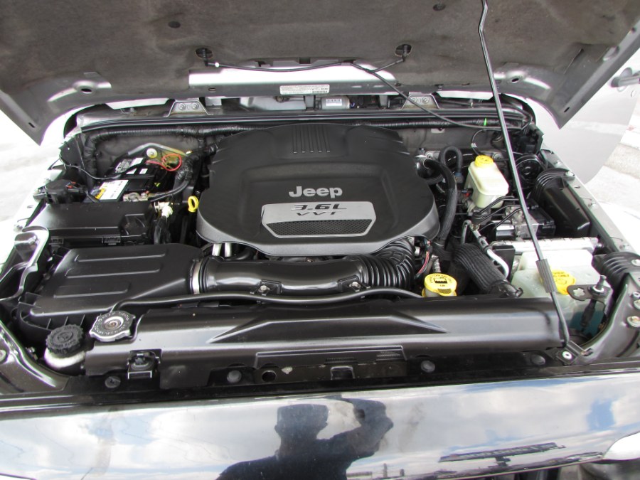 2013 Jeep Wrangler Unlimited 4WD 4dr Sahara, available for sale in Orlando, Florida | VIP Auto Enterprise, Inc. Orlando, Florida 2013 Jeep Wrangler Unlimited 4WD 4dr Sahara, available for sale in Orlando, Florida | VIP Auto Enterprise, Inc. Orlando, Florida