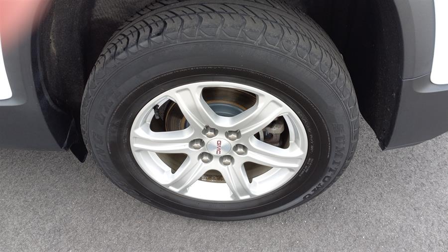 2017 GMC Acadia FWD 4dr SLE w/SLE-1, available for sale in Old Saybrook, Connecticut | Saybrook Auto Barn. Old Saybrook, Connecticut 2017 GMC Acadia FWD 4dr SLE w/SLE-1, available for sale in Old Saybrook, Connecticut | Saybrook Auto Barn. Old Saybrook, Connecticut