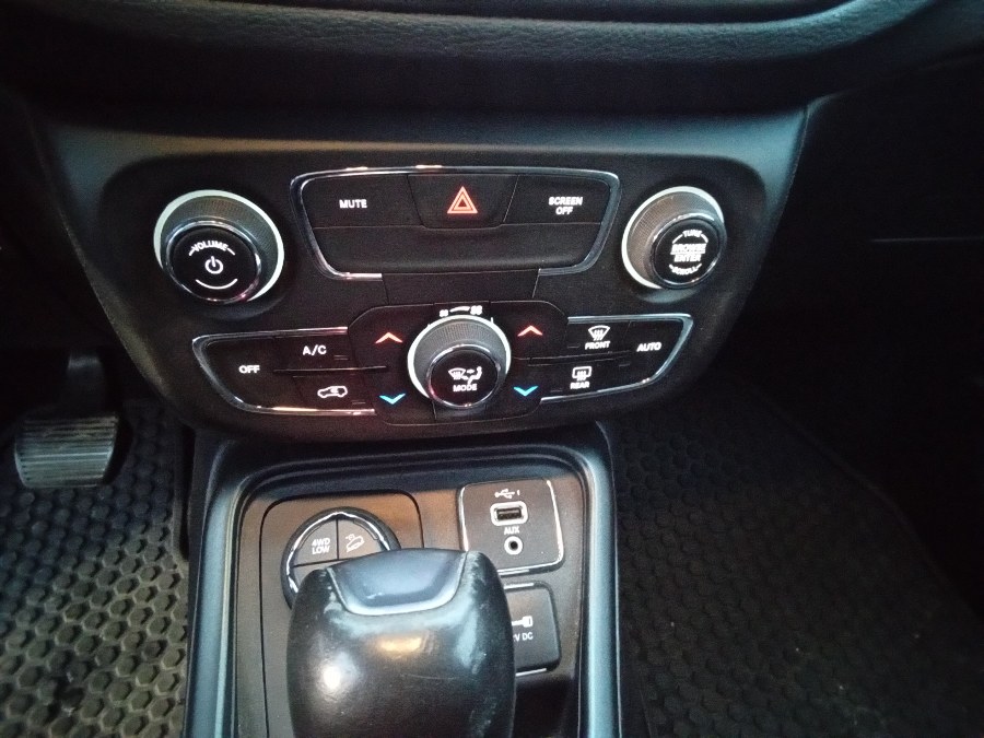 2020 Jeep Compass Trailhawk 4x4, available for sale in Irvington, New Jersey | NJ Used Cars Center. Irvington, New Jersey 2020 Jeep Compass Trailhawk 4x4, available for sale in Irvington, New Jersey | NJ Used Cars Center. Irvington, New Jersey