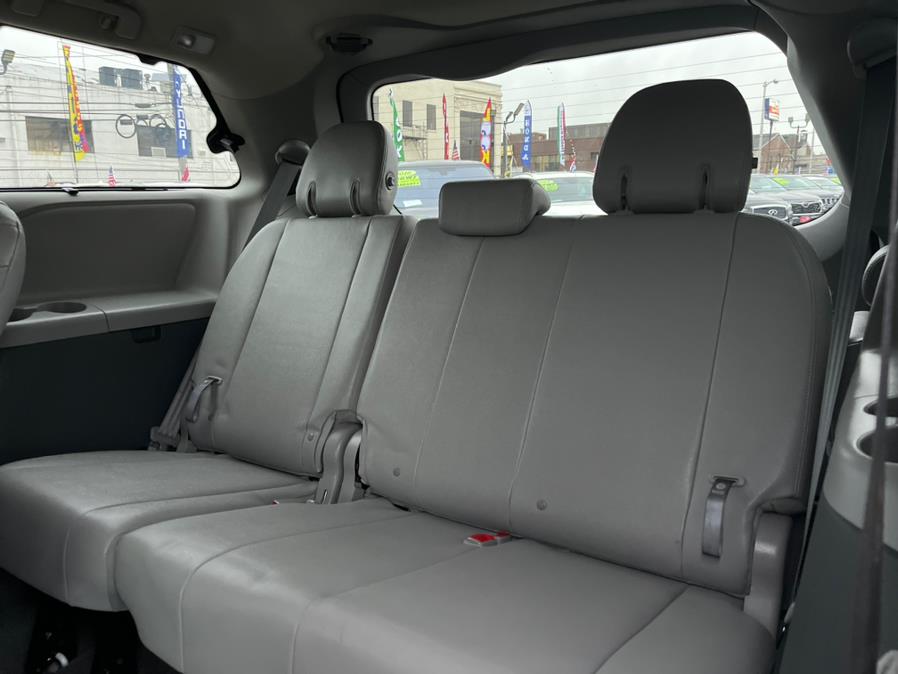 2020 Toyota Sienna XLE Premium FWD 8-Passenger (Natl), available for sale in Irvington , New Jersey | Auto Haus of Irvington Corp. Irvington , New Jersey 2020 Toyota Sienna XLE Premium FWD 8-Passenger (Natl), available for sale in Irvington , New Jersey | Auto Haus of Irvington Corp. Irvington , New Jersey