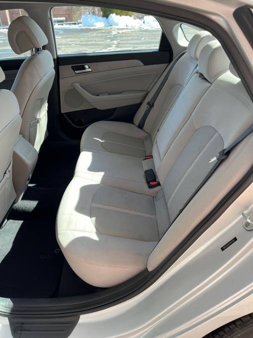 2016 Hyundai Sonata 4dr Sdn 1.6T Eco w/Tire Kit, available for sale in New Britain, Connecticut | Supreme Automotive. New Britain, Connecticut 2016 Hyundai Sonata 4dr Sdn 1.6T Eco w/Tire Kit, available for sale in New Britain, Connecticut | Supreme Automotive. New Britain, Connecticut
