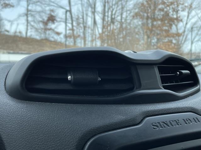 2015 Jeep Renegade Latitude, available for sale in Brookfield, Connecticut | Blasius Federal Road. Brookfield, Connecticut 2015 Jeep Renegade Latitude, available for sale in Brookfield, Connecticut | Blasius Federal Road. Brookfield, Connecticut