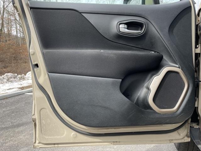 2015 Jeep Renegade Latitude, available for sale in Brookfield, Connecticut | Blasius Federal Road. Brookfield, Connecticut 2015 Jeep Renegade Latitude, available for sale in Brookfield, Connecticut | Blasius Federal Road. Brookfield, Connecticut
