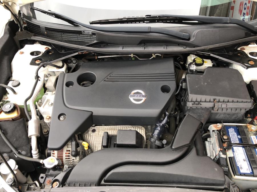 2013 Nissan Altima 4dr Sedan 2.5 S, available for sale in Waterbury, Connecticut | National Auto Brokers, Inc.. Waterbury, Connecticut 2013 Nissan Altima 4dr Sedan 2.5 S, available for sale in Waterbury, Connecticut | National Auto Brokers, Inc.. Waterbury, Connecticut