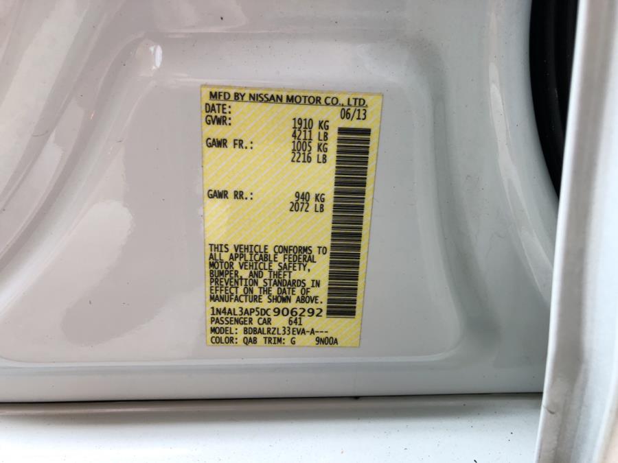 2013 Nissan Altima 4dr Sedan 2.5 S, available for sale in Waterbury, Connecticut | National Auto Brokers, Inc.. Waterbury, Connecticut 2013 Nissan Altima 4dr Sedan 2.5 S, available for sale in Waterbury, Connecticut | National Auto Brokers, Inc.. Waterbury, Connecticut