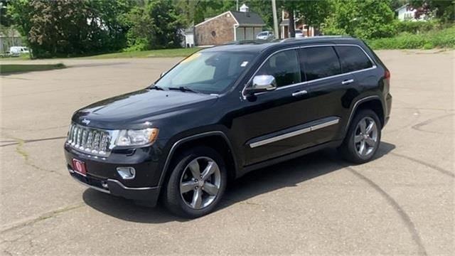 2013 Jeep Grand Cherokee Overland, available for sale in Stratford, Connecticut | Wiz Leasing Inc. Stratford, Connecticut 2013 Jeep Grand Cherokee Overland, available for sale in Stratford, Connecticut | Wiz Leasing Inc. Stratford, Connecticut