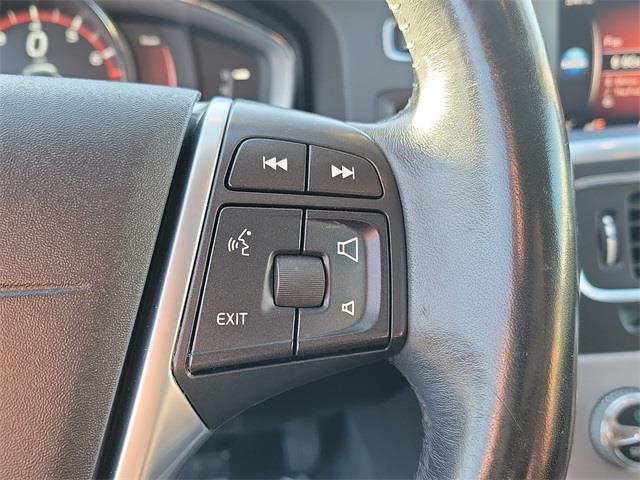 2018 Volvo V60 Cross Country T5, available for sale in Stratford, Connecticut | Wiz Leasing Inc. Stratford, Connecticut 2018 Volvo V60 Cross Country T5, available for sale in Stratford, Connecticut | Wiz Leasing Inc. Stratford, Connecticut