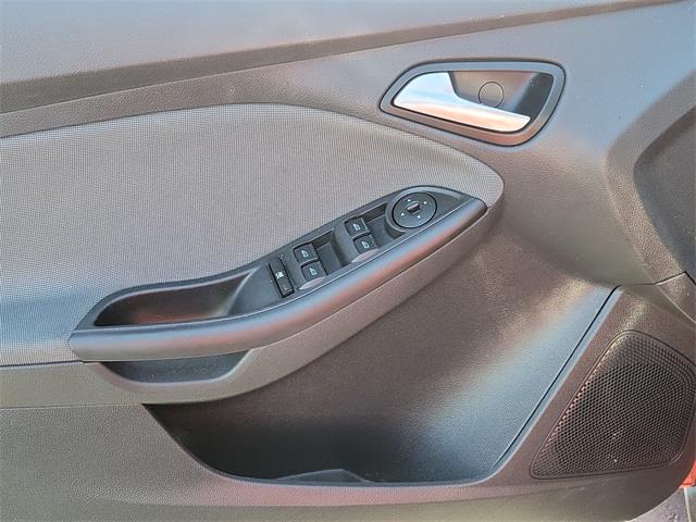 2014 Ford Focus SE, available for sale in Stratford, Connecticut | Wiz Leasing Inc. Stratford, Connecticut 2014 Ford Focus SE, available for sale in Stratford, Connecticut | Wiz Leasing Inc. Stratford, Connecticut