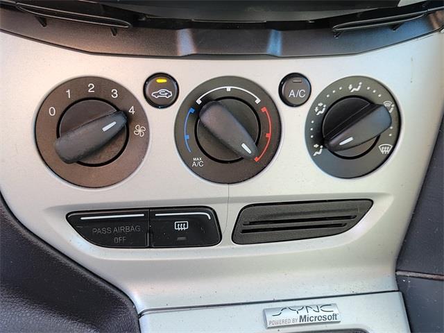 2014 Ford Focus SE, available for sale in Stratford, Connecticut | Wiz Leasing Inc. Stratford, Connecticut 2014 Ford Focus SE, available for sale in Stratford, Connecticut | Wiz Leasing Inc. Stratford, Connecticut