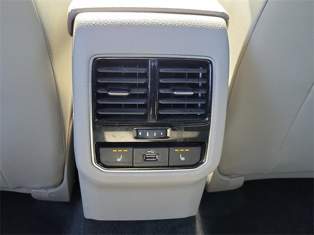 2016 Volkswagen Passat SEL, available for sale in Stratford, Connecticut | Wiz Leasing Inc. Stratford, Connecticut 2016 Volkswagen Passat SEL, available for sale in Stratford, Connecticut | Wiz Leasing Inc. Stratford, Connecticut