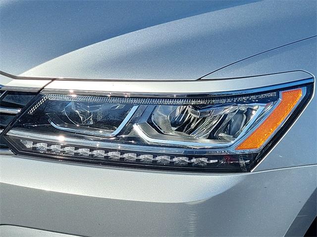 2016 Volkswagen Passat SEL, available for sale in Stratford, Connecticut | Wiz Leasing Inc. Stratford, Connecticut 2016 Volkswagen Passat SEL, available for sale in Stratford, Connecticut | Wiz Leasing Inc. Stratford, Connecticut