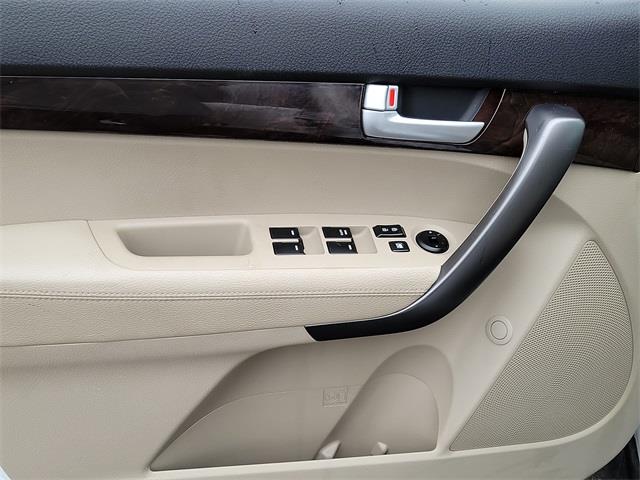 2015 Kia Sorento LX, available for sale in Stratford, Connecticut | Wiz Leasing Inc. Stratford, Connecticut 2015 Kia Sorento LX, available for sale in Stratford, Connecticut | Wiz Leasing Inc. Stratford, Connecticut