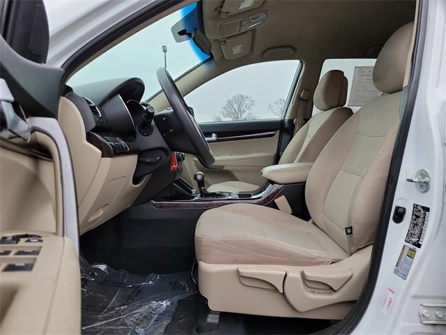 2015 Kia Sorento LX, available for sale in Stratford, Connecticut | Wiz Leasing Inc. Stratford, Connecticut 2015 Kia Sorento LX, available for sale in Stratford, Connecticut | Wiz Leasing Inc. Stratford, Connecticut