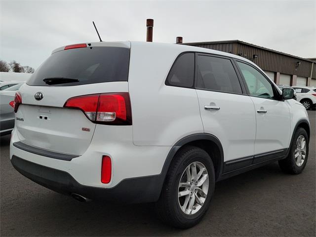 2015 Kia Sorento LX, available for sale in Stratford, Connecticut | Wiz Leasing Inc. Stratford, Connecticut 2015 Kia Sorento LX, available for sale in Stratford, Connecticut | Wiz Leasing Inc. Stratford, Connecticut