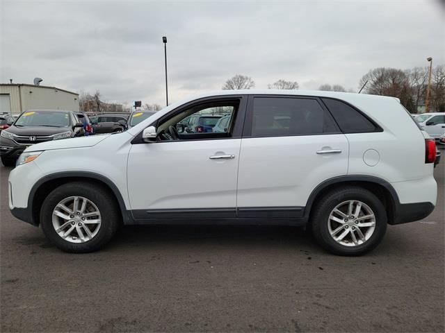 2015 Kia Sorento LX, available for sale in Stratford, Connecticut | Wiz Leasing Inc. Stratford, Connecticut 2015 Kia Sorento LX, available for sale in Stratford, Connecticut | Wiz Leasing Inc. Stratford, Connecticut