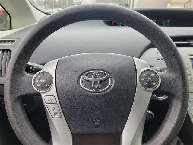 2014 Toyota Prius Three, available for sale in Stratford, Connecticut | Wiz Leasing Inc. Stratford, Connecticut 2014 Toyota Prius Three, available for sale in Stratford, Connecticut | Wiz Leasing Inc. Stratford, Connecticut