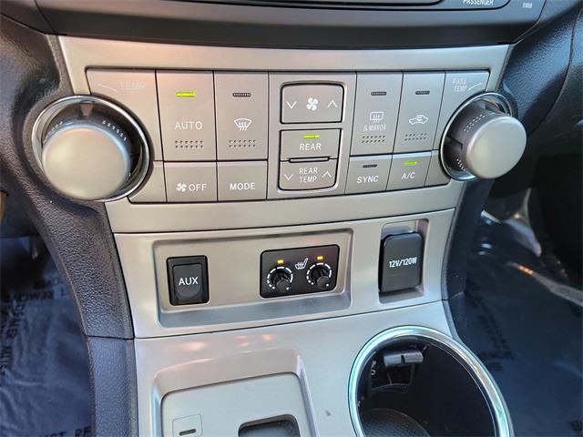 2010 Toyota Highlander SE, available for sale in Stratford, Connecticut | Wiz Leasing Inc. Stratford, Connecticut 2010 Toyota Highlander SE, available for sale in Stratford, Connecticut | Wiz Leasing Inc. Stratford, Connecticut