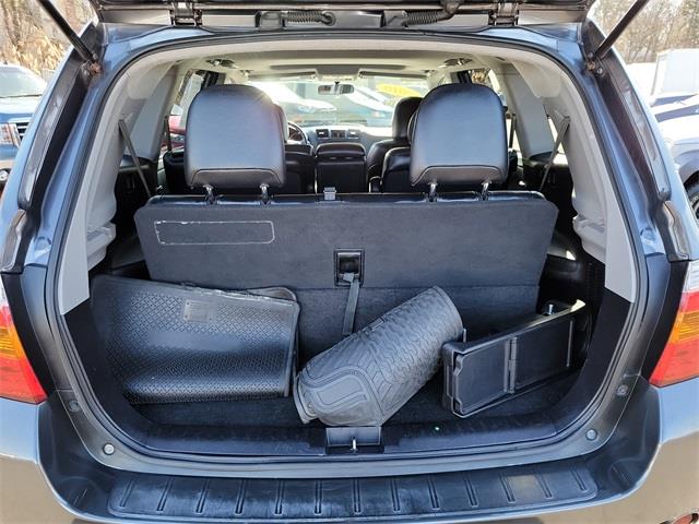 2010 Toyota Highlander SE, available for sale in Stratford, Connecticut | Wiz Leasing Inc. Stratford, Connecticut 2010 Toyota Highlander SE, available for sale in Stratford, Connecticut | Wiz Leasing Inc. Stratford, Connecticut
