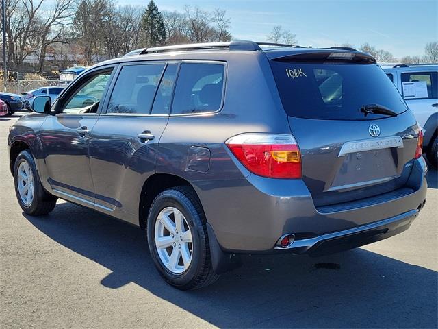 2010 Toyota Highlander SE, available for sale in Stratford, Connecticut | Wiz Leasing Inc. Stratford, Connecticut 2010 Toyota Highlander SE, available for sale in Stratford, Connecticut | Wiz Leasing Inc. Stratford, Connecticut