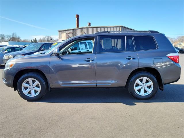 2010 Toyota Highlander SE, available for sale in Stratford, Connecticut | Wiz Leasing Inc. Stratford, Connecticut 2010 Toyota Highlander SE, available for sale in Stratford, Connecticut | Wiz Leasing Inc. Stratford, Connecticut
