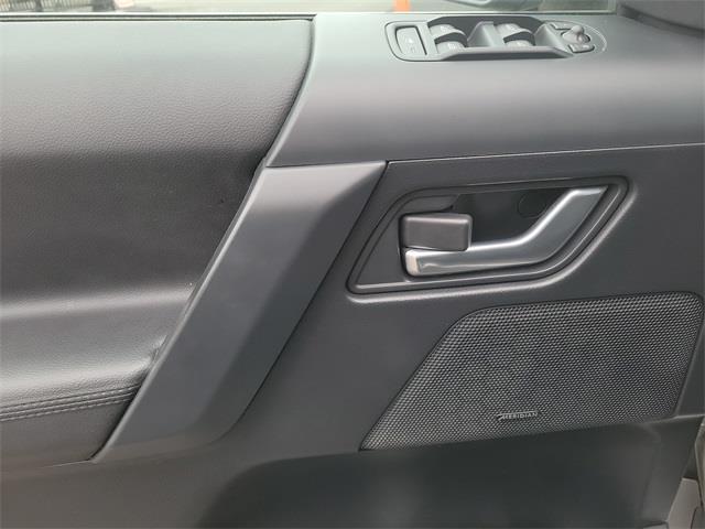 2013 Land Rover Lr2 Base, available for sale in Stratford, Connecticut | Wiz Leasing Inc. Stratford, Connecticut 2013 Land Rover Lr2 Base, available for sale in Stratford, Connecticut | Wiz Leasing Inc. Stratford, Connecticut