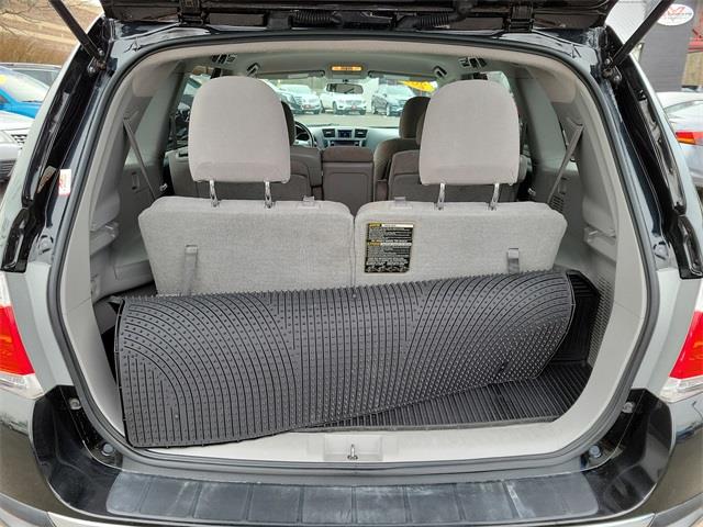2013 Toyota Highlander Base Plus V6, available for sale in Stratford, Connecticut | Wiz Leasing Inc. Stratford, Connecticut 2013 Toyota Highlander Base Plus V6, available for sale in Stratford, Connecticut | Wiz Leasing Inc. Stratford, Connecticut