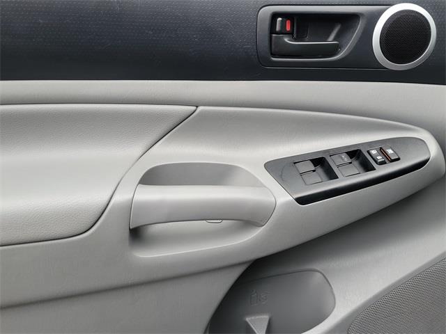 2015 Toyota Tacoma TRD Pro, available for sale in Stratford, Connecticut | Wiz Leasing Inc. Stratford, Connecticut 2015 Toyota Tacoma TRD Pro, available for sale in Stratford, Connecticut | Wiz Leasing Inc. Stratford, Connecticut