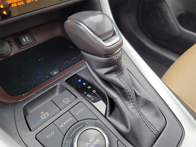2019 Toyota Rav4 Limited, available for sale in Stratford, Connecticut | Wiz Leasing Inc. Stratford, Connecticut 2019 Toyota Rav4 Limited, available for sale in Stratford, Connecticut | Wiz Leasing Inc. Stratford, Connecticut
