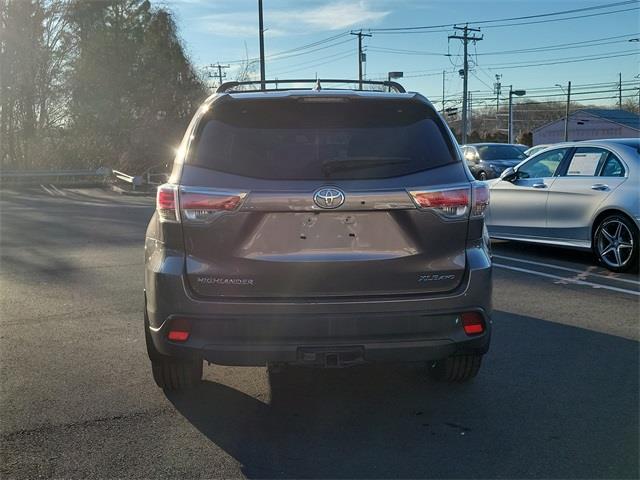 2014 Toyota Highlander XLE V6, available for sale in Stratford, Connecticut | Wiz Leasing Inc. Stratford, Connecticut 2014 Toyota Highlander XLE V6, available for sale in Stratford, Connecticut | Wiz Leasing Inc. Stratford, Connecticut