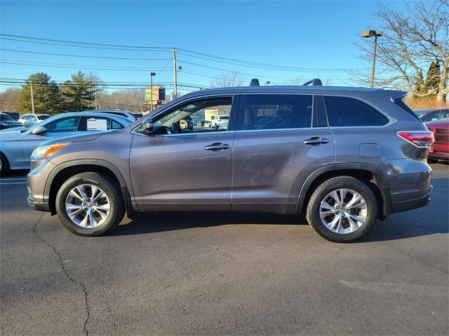 2014 Toyota Highlander XLE V6, available for sale in Stratford, Connecticut | Wiz Leasing Inc. Stratford, Connecticut 2014 Toyota Highlander XLE V6, available for sale in Stratford, Connecticut | Wiz Leasing Inc. Stratford, Connecticut