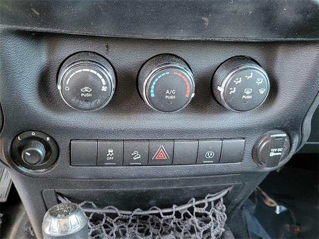 2013 Jeep Wrangler Unlimited Sahara, available for sale in Stratford, Connecticut | Wiz Leasing Inc. Stratford, Connecticut 2013 Jeep Wrangler Unlimited Sahara, available for sale in Stratford, Connecticut | Wiz Leasing Inc. Stratford, Connecticut