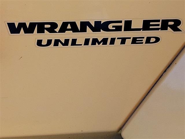 2013 Jeep Wrangler Unlimited Sahara, available for sale in Stratford, Connecticut | Wiz Leasing Inc. Stratford, Connecticut 2013 Jeep Wrangler Unlimited Sahara, available for sale in Stratford, Connecticut | Wiz Leasing Inc. Stratford, Connecticut