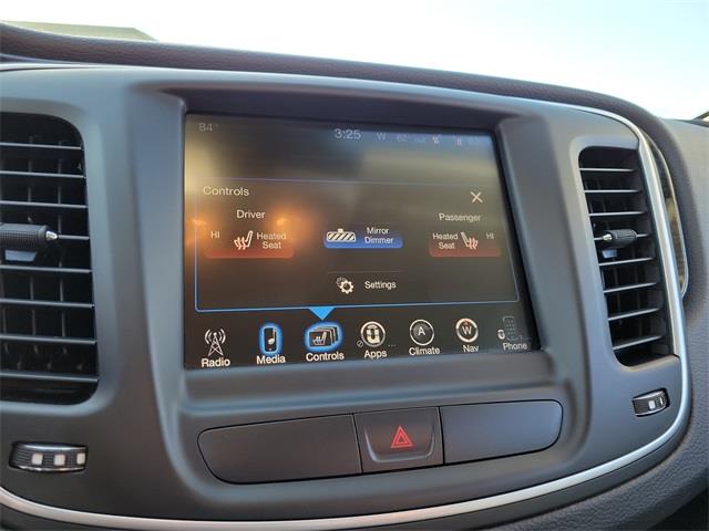 2015 Chrysler 200 C, available for sale in Stratford, Connecticut | Wiz Leasing Inc. Stratford, Connecticut 2015 Chrysler 200 C, available for sale in Stratford, Connecticut | Wiz Leasing Inc. Stratford, Connecticut