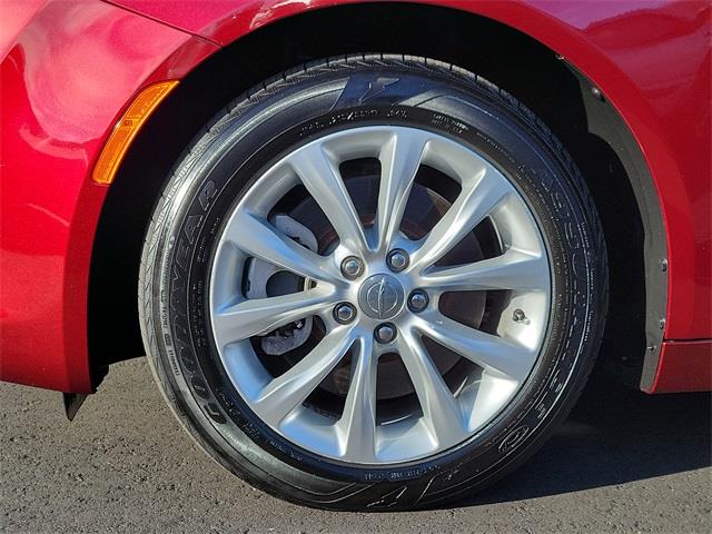 2015 Chrysler 200 C, available for sale in Stratford, Connecticut | Wiz Leasing Inc. Stratford, Connecticut 2015 Chrysler 200 C, available for sale in Stratford, Connecticut | Wiz Leasing Inc. Stratford, Connecticut