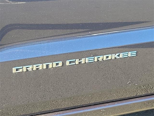 2014 Jeep Grand Cherokee Overland, available for sale in Stratford, Connecticut | Wiz Leasing Inc. Stratford, Connecticut 2014 Jeep Grand Cherokee Overland, available for sale in Stratford, Connecticut | Wiz Leasing Inc. Stratford, Connecticut
